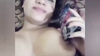 قحبة مصرية بتكلم خطيبها في التليفون وهي تتناك من عشيقها كسم الفجر - سكس مصري فاجر