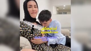 الشرموطة العراقية ميرا النوري واحلي نيج وهي بالعباية والحجاب