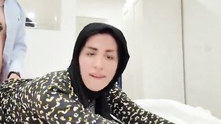 الشرموطة العراقية ميرا النوري واحلي نيج وهي بالعباية والحجاب