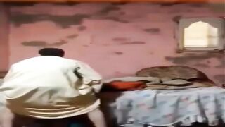 سكس فلاحي صعيدي علق بالجلابية بينيك شرموطة محجبة